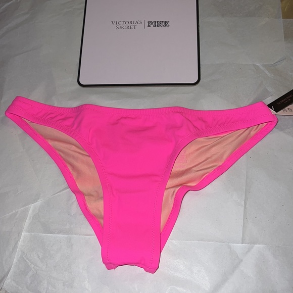 (L) VICTORIA'S SECRET Swim Bottom Ruched Back - Picture 2 of 10